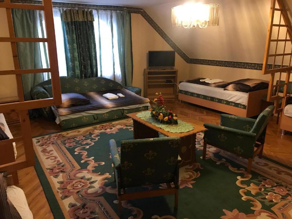 Brassoi Vendeghaz Hotel Mişcolţ Exterior foto